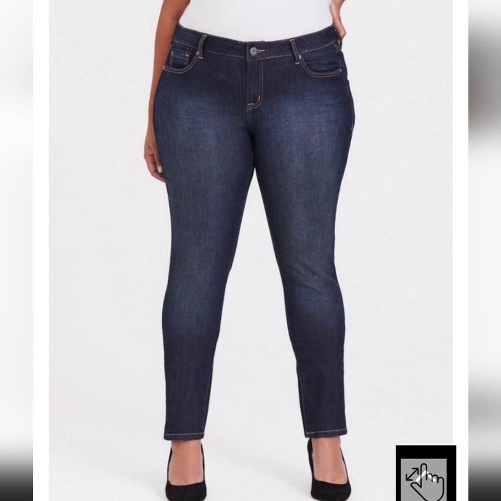 Torrid- Short Inseam- CURVY SUPER STRETCH HIGH-RISE JEAN